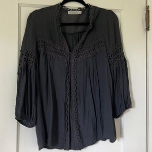 Grey shirt solitaire